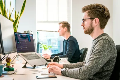 WordPress eller Wix? Så väljer du rätt för ditt företag 2025